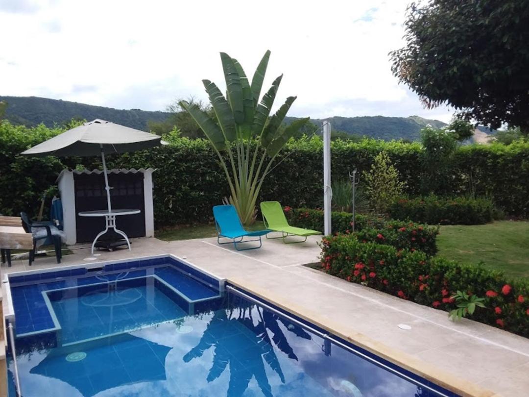 C&H Casa Campestre El Oasis Ricaurte Girardot Bed & Breakfast Ngoại thất bức ảnh