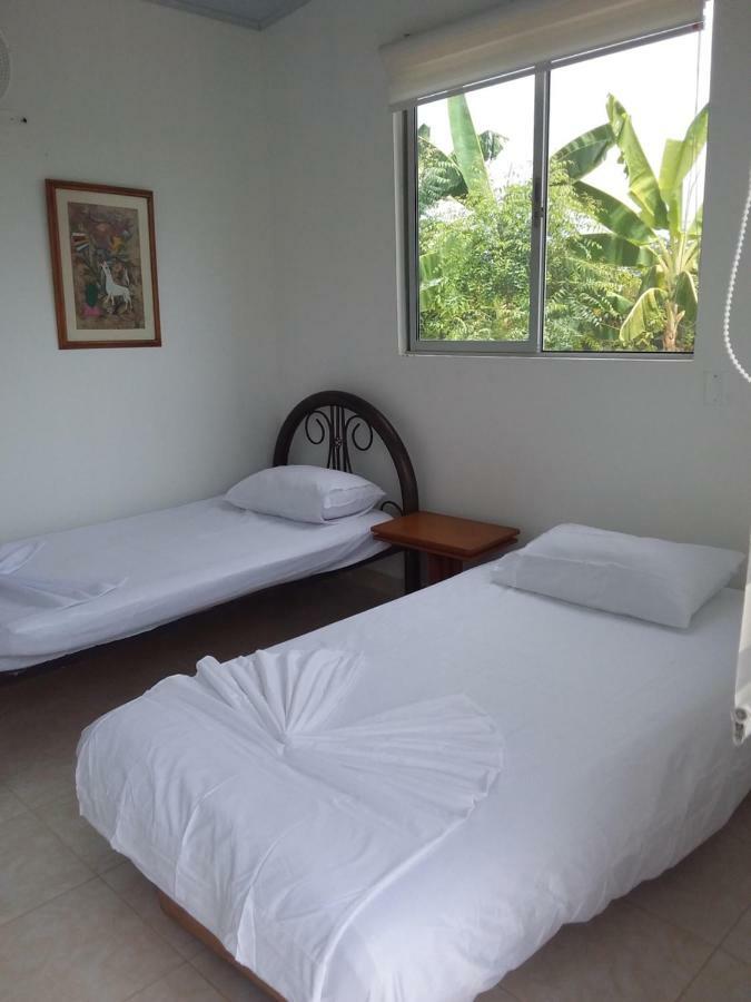 C&H Casa Campestre El Oasis Ricaurte Girardot Bed & Breakfast Ngoại thất bức ảnh